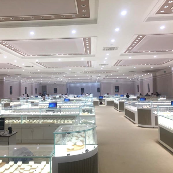 lắp máy lạnh âm trần daikin cho showroom