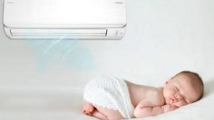 lưu ý khi cho trẻ sơ sinh nằm máy lạnh