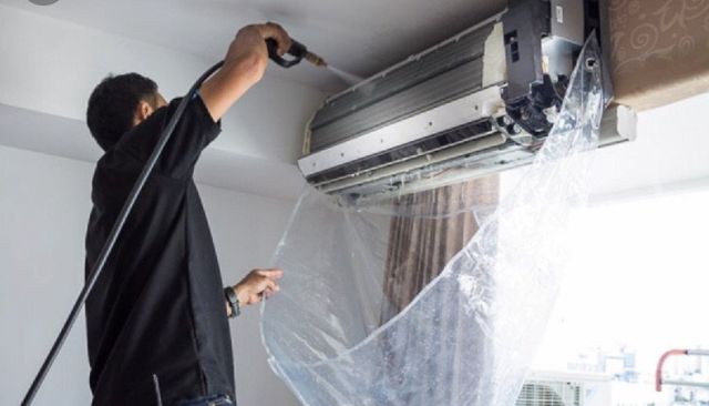 ve-sinh-may-lanh-treo-tuong-tai-nha-nhanh-gon