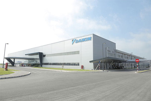 Một nhà máy sản xuất máy lạnh của Daikin